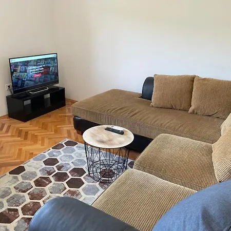 Entire 1-Bedroom Apartment With Free Parking Podgorica Exterior photo