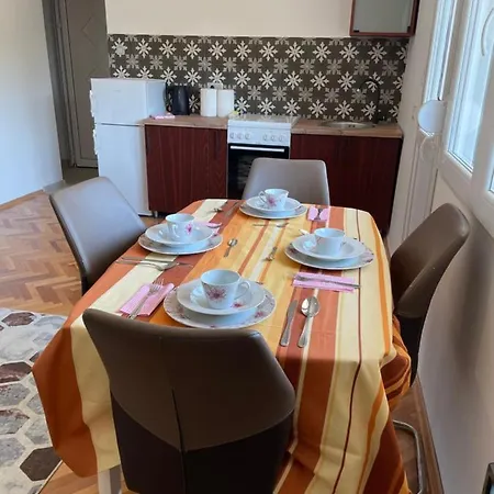Entire 1-Bedroom Apartment With Free Parking Podgorica Exterior photo
